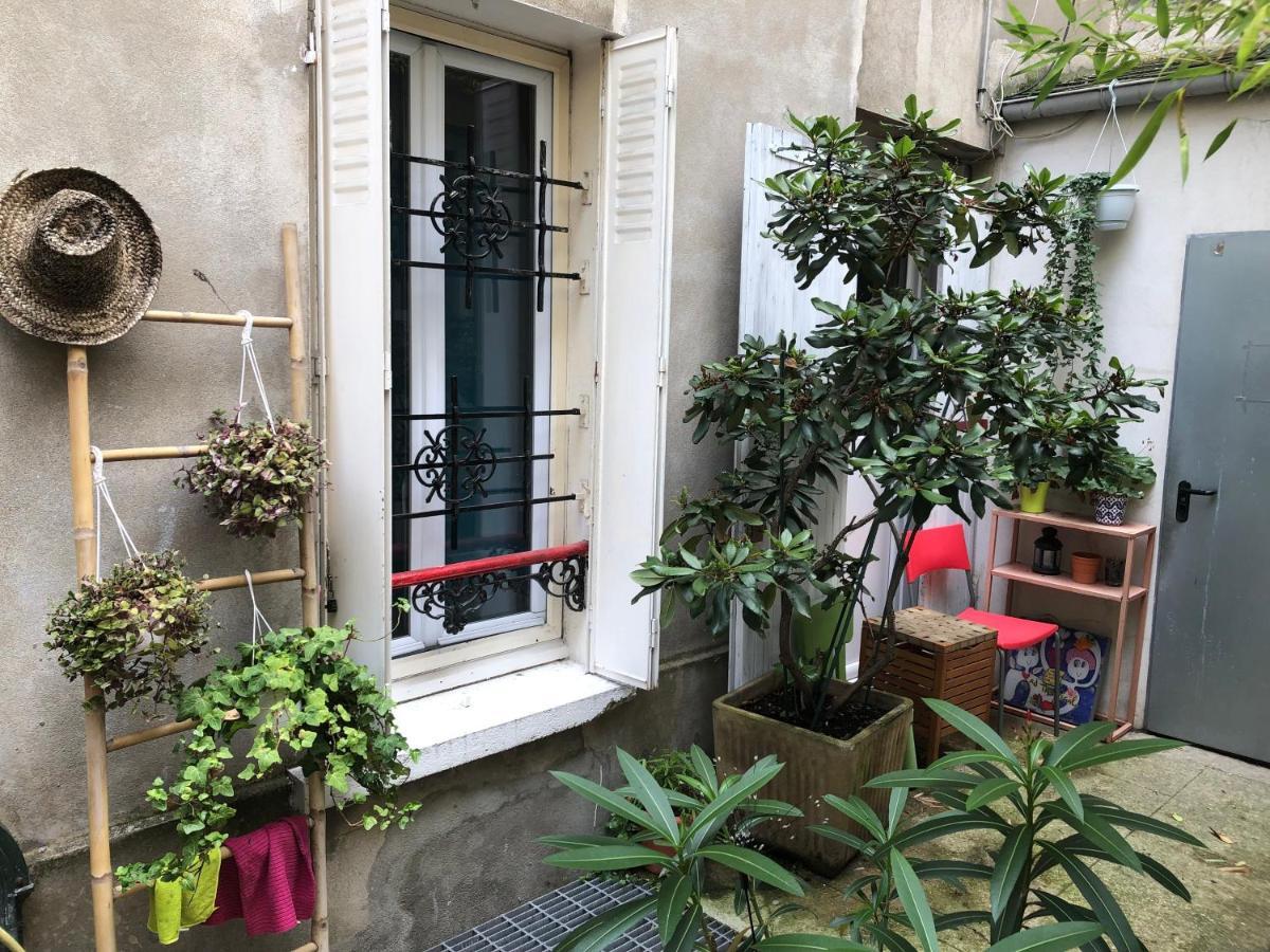 Studio "Maryline" Sejours Parisiens Abordables - Rez De Chaussee Sur Beau Patio Ombrage- Accessible Handcaps - Grand Canape-Lit Clic Clac 2 Places - Cuisine Equipee - Salle De Bains - 5 Minutes Du Metro Brochant Ligne 13,Bus 74 Et 31 المظهر الخارجي الصورة