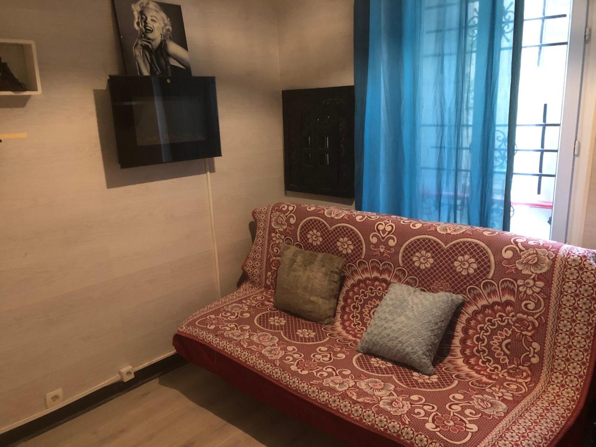Studio "Maryline" Sejours Parisiens Abordables - Rez De Chaussee Sur Beau Patio Ombrage- Accessible Handcaps - Grand Canape-Lit Clic Clac 2 Places - Cuisine Equipee - Salle De Bains - 5 Minutes Du Metro Brochant Ligne 13,Bus 74 Et 31 المظهر الخارجي الصورة